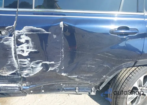 2020 Toyota Highlander Xle z USA, uszkodzony, nr VIN 5TDGZRBH0LS507459